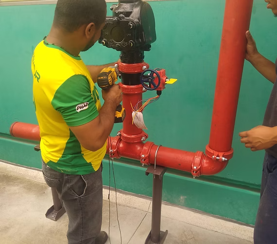 Montagem da válvula com suporte do importador.